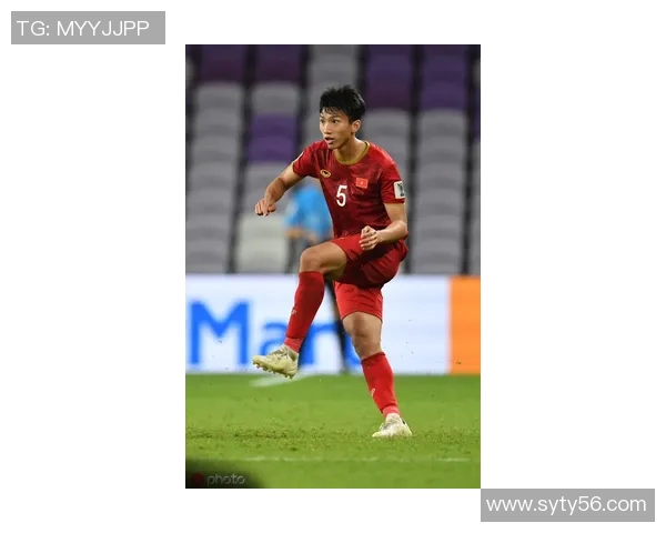 全球足球转会市场动态分析新星加盟与老将离队引发热议